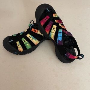 Women's 9.5 KEEN Newport H2 Closed Toe Sandal mint condition